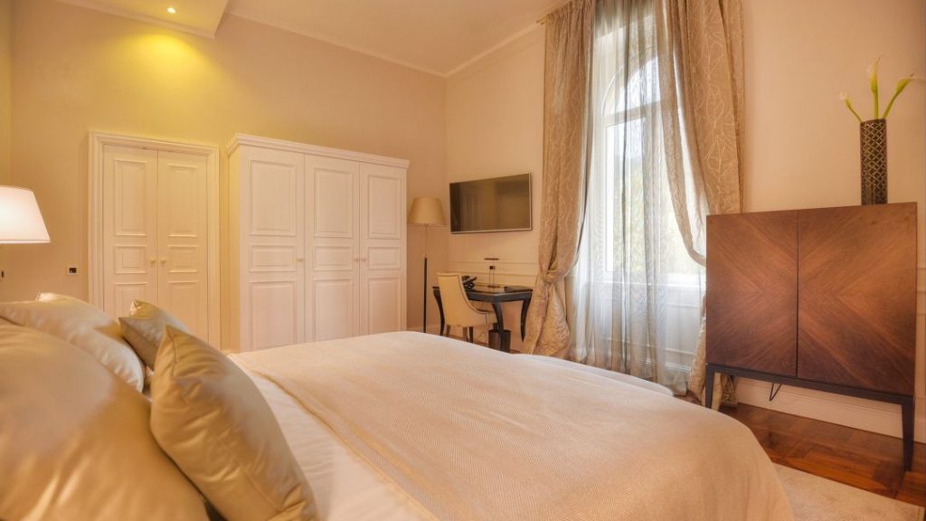 Deluxe szoba kétszemélyes ággyal a történelmi villában, 28 m²-es, kilátással Opatijara_3