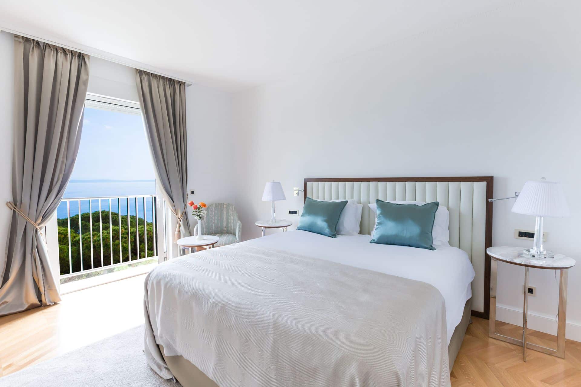 superior twin room with sea view and balcony